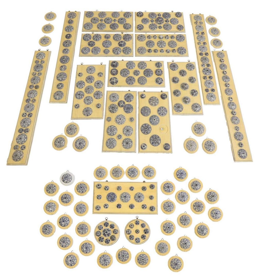 A collection of blue and white Vung Tau Cargo porcelain lids, 17th century, later mounted by Alberto (1 of 4)