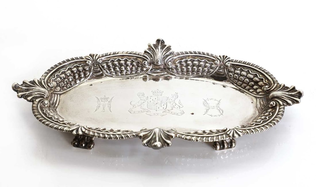 A George III silver snuffer tray, (1 of 3)