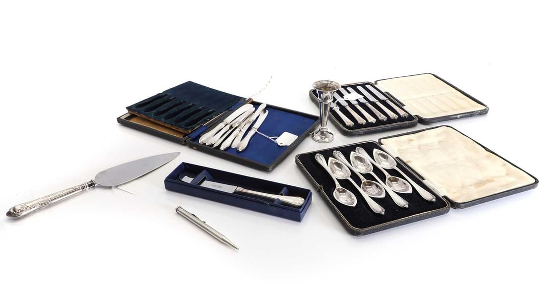 A collection of silver 20th century and later (1 of 1)