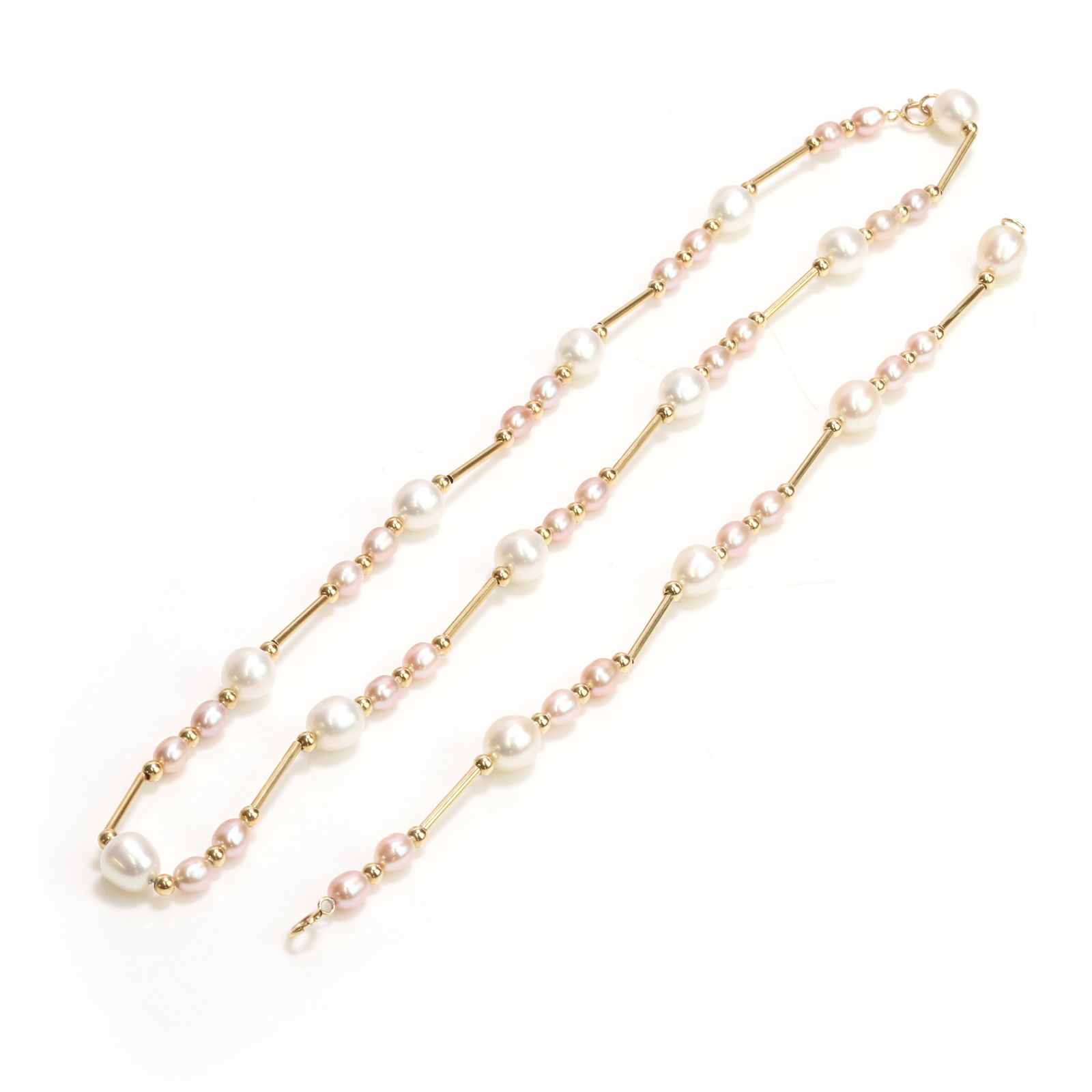 A cultured freshwater pearl necklace and bracelet set, (1 of 1)