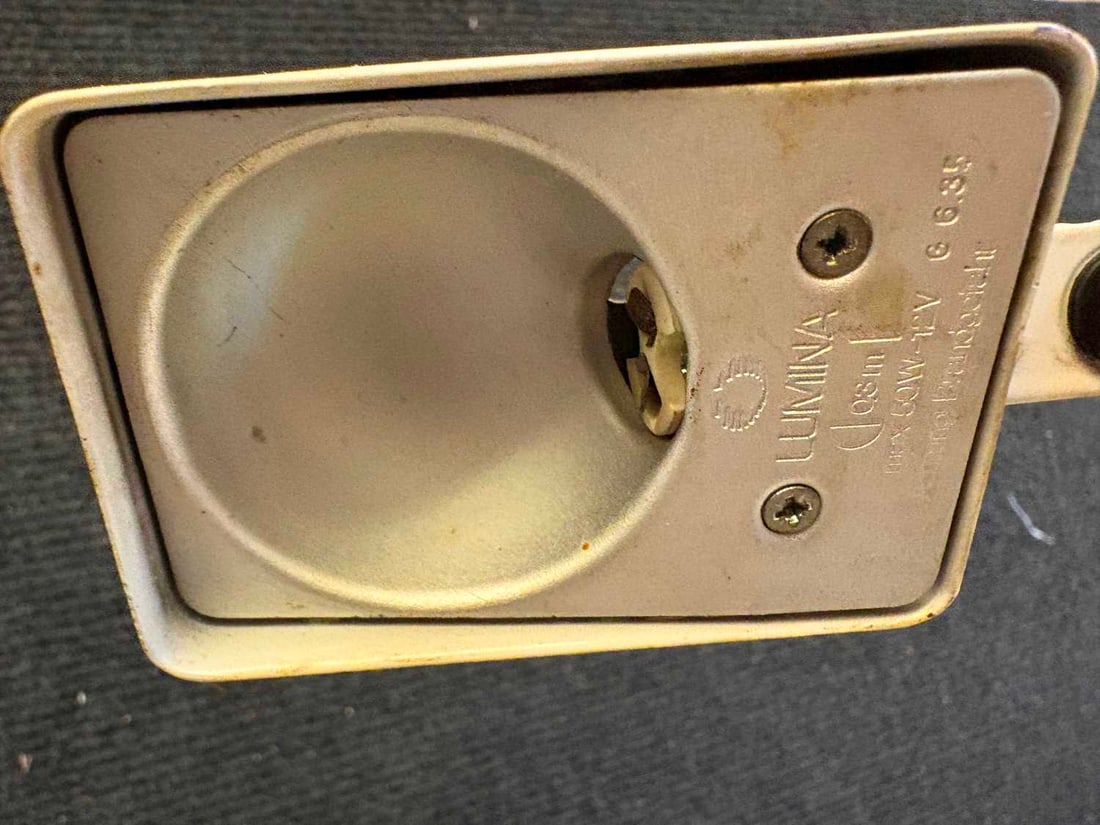 A Lumina 'Daphine' table lamp Circa 1970s - 4