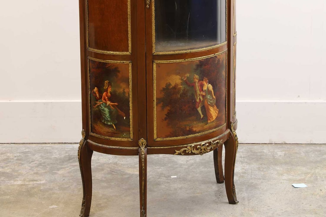 A Louis XV style gilt mounted and painted vitrine, 20th century, - 2