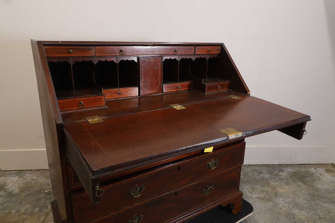 A George III mahogany bureau chest Third quarter 18th century - 2