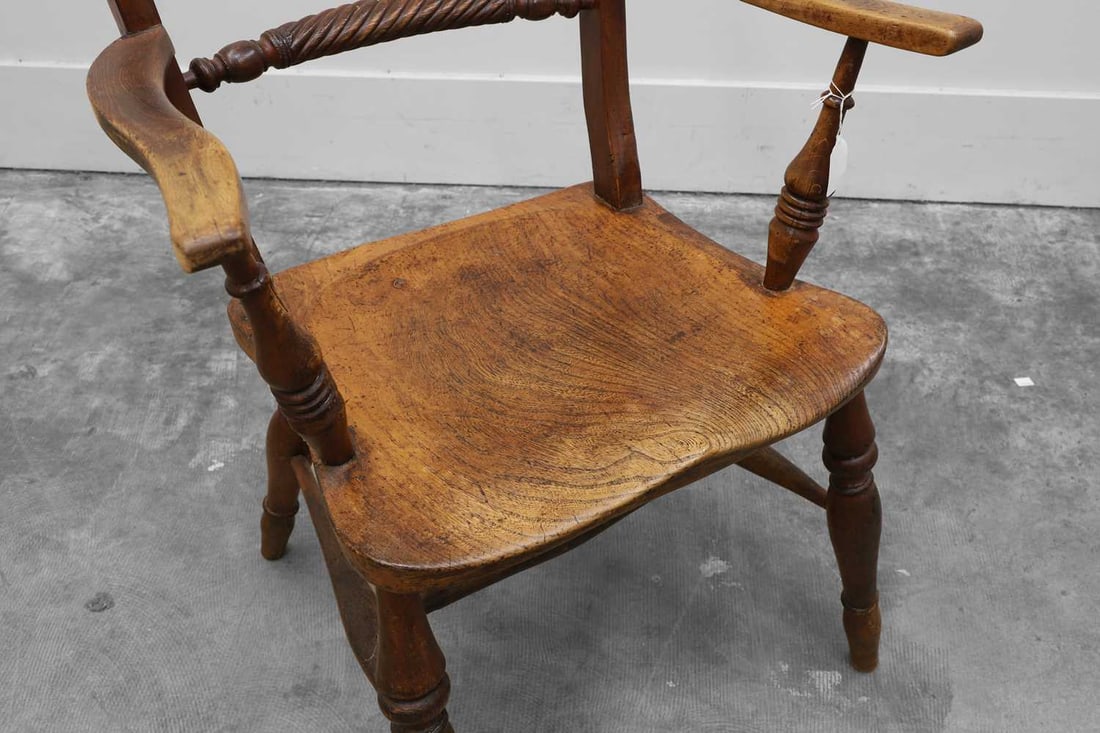 A near pair of elm and beech provincial chairs, Mid to late 19th century, - 3
