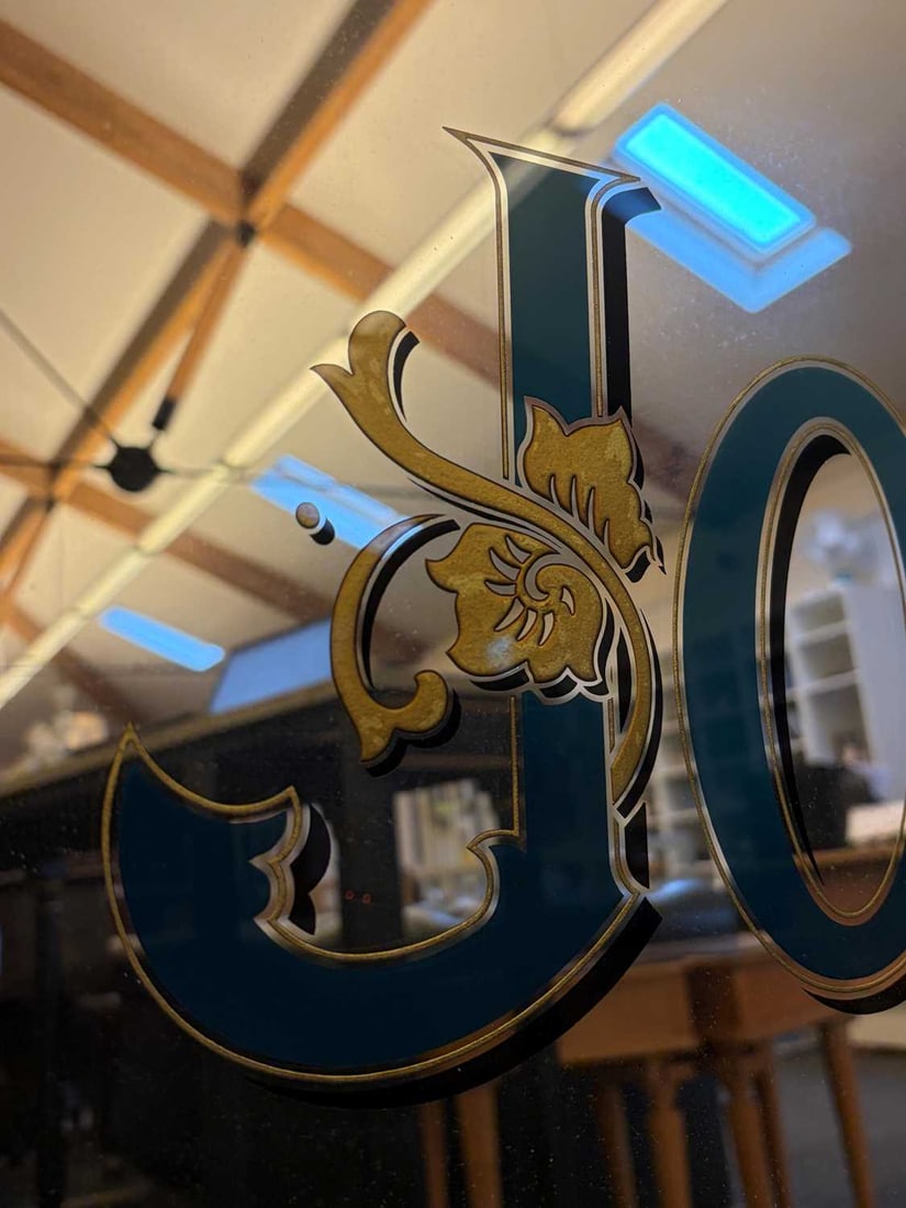 A large tavern John Dewar whisky mirror, Early 20th century, - 6