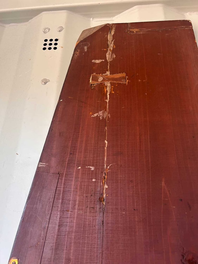 A Chinese carved and painted cornice panel, - 3