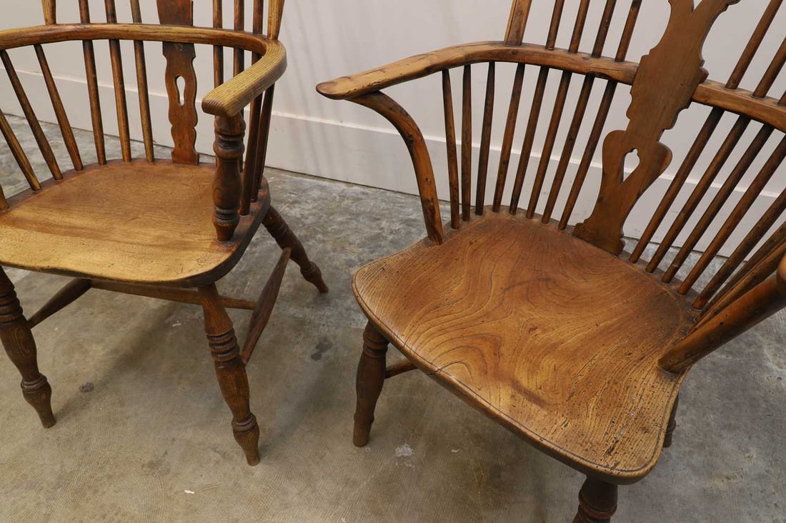 An elm and yew wheelback Windsor chair, 19th century, - 2