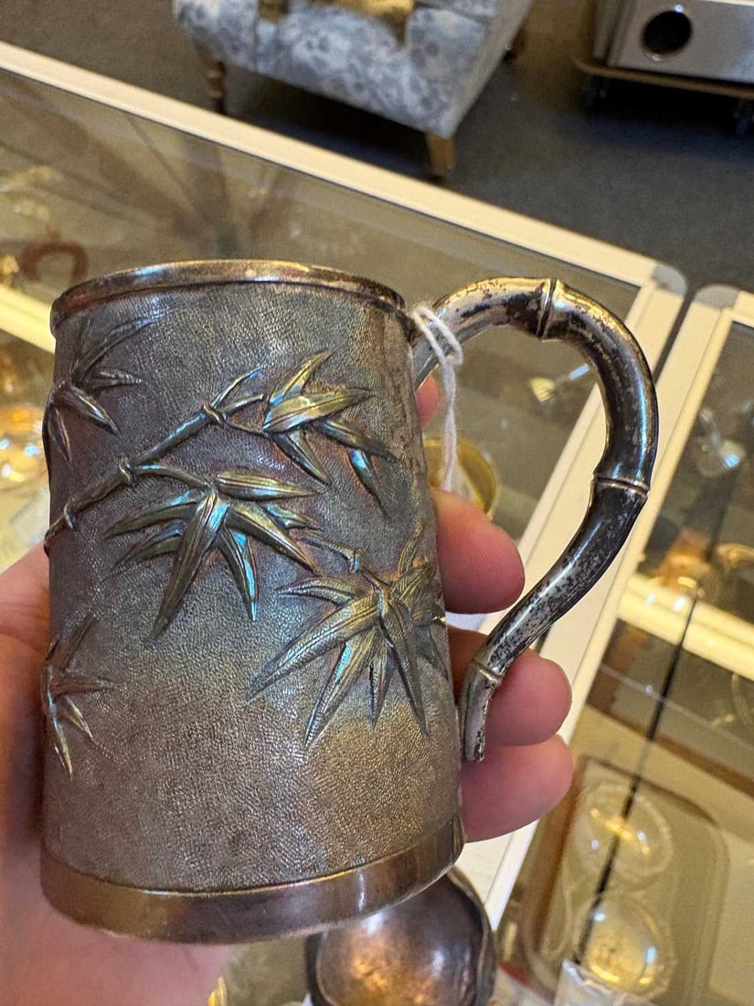 A group of assorted silver items, - 5