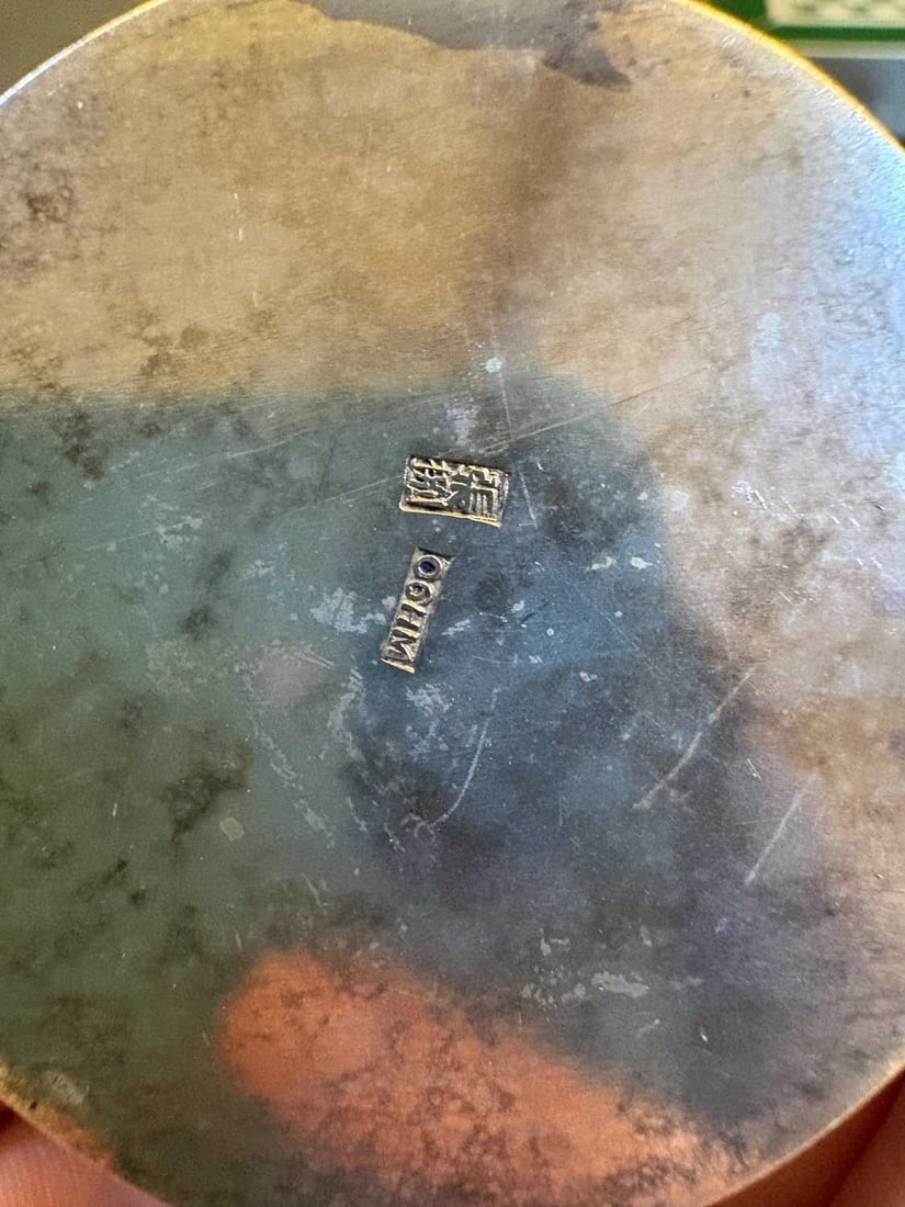 A group of assorted silver items, - 8