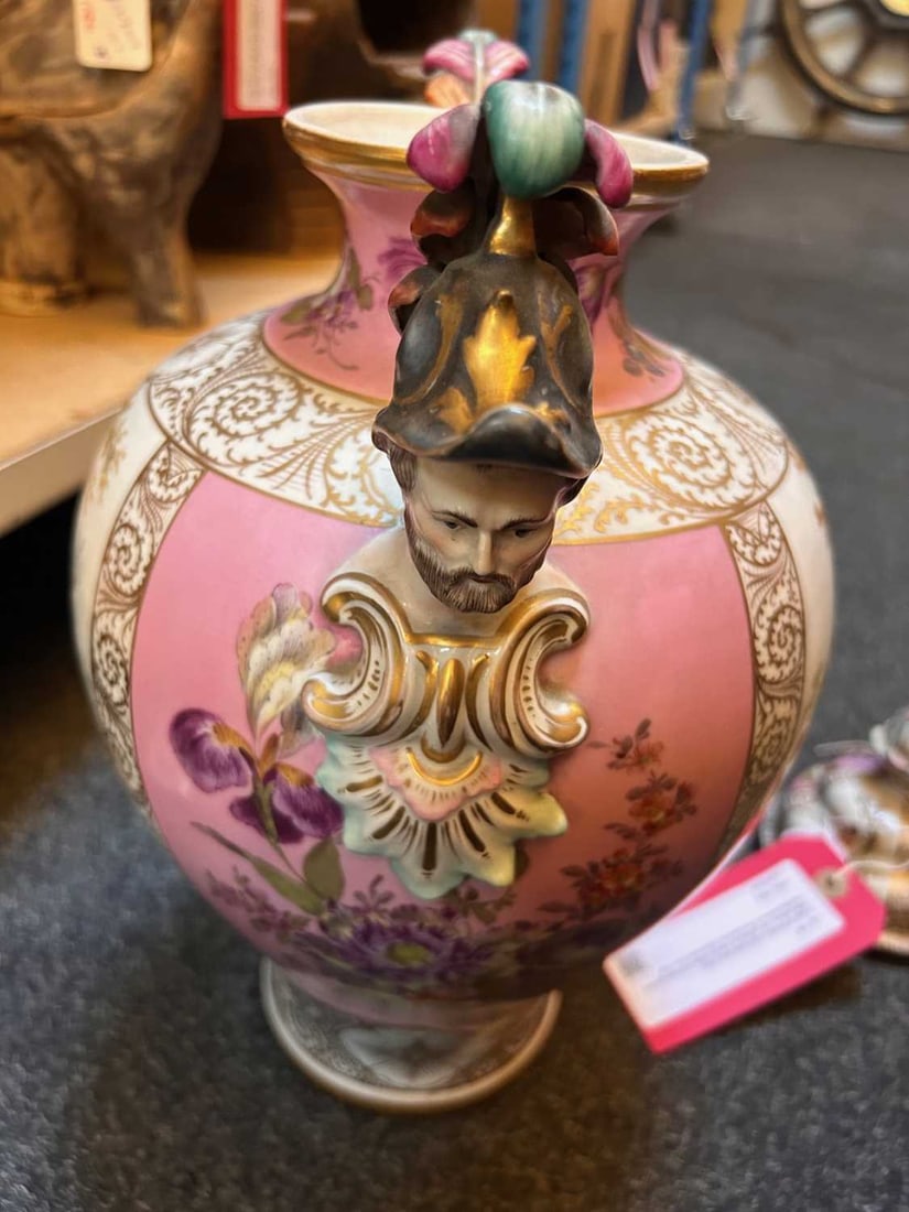 A pair of Dresden porcelain vases and covers, 20th century, - 10