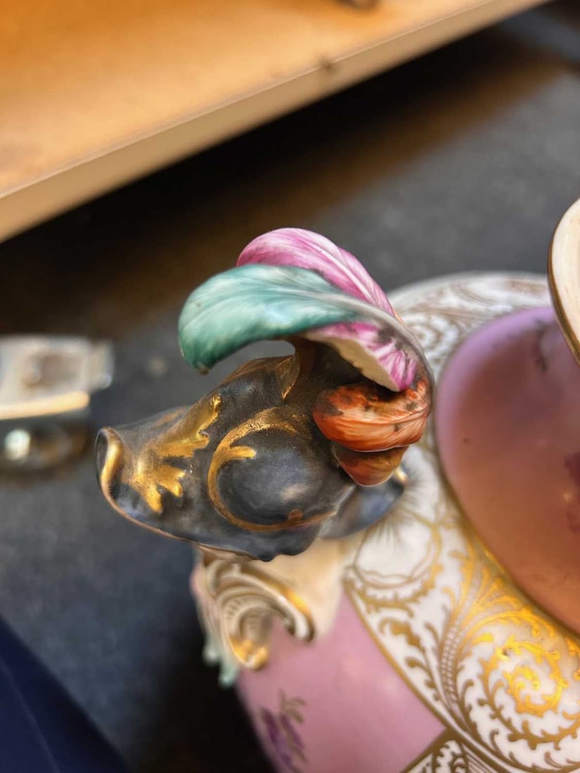 A pair of Dresden porcelain vases and covers, 20th century, - 8