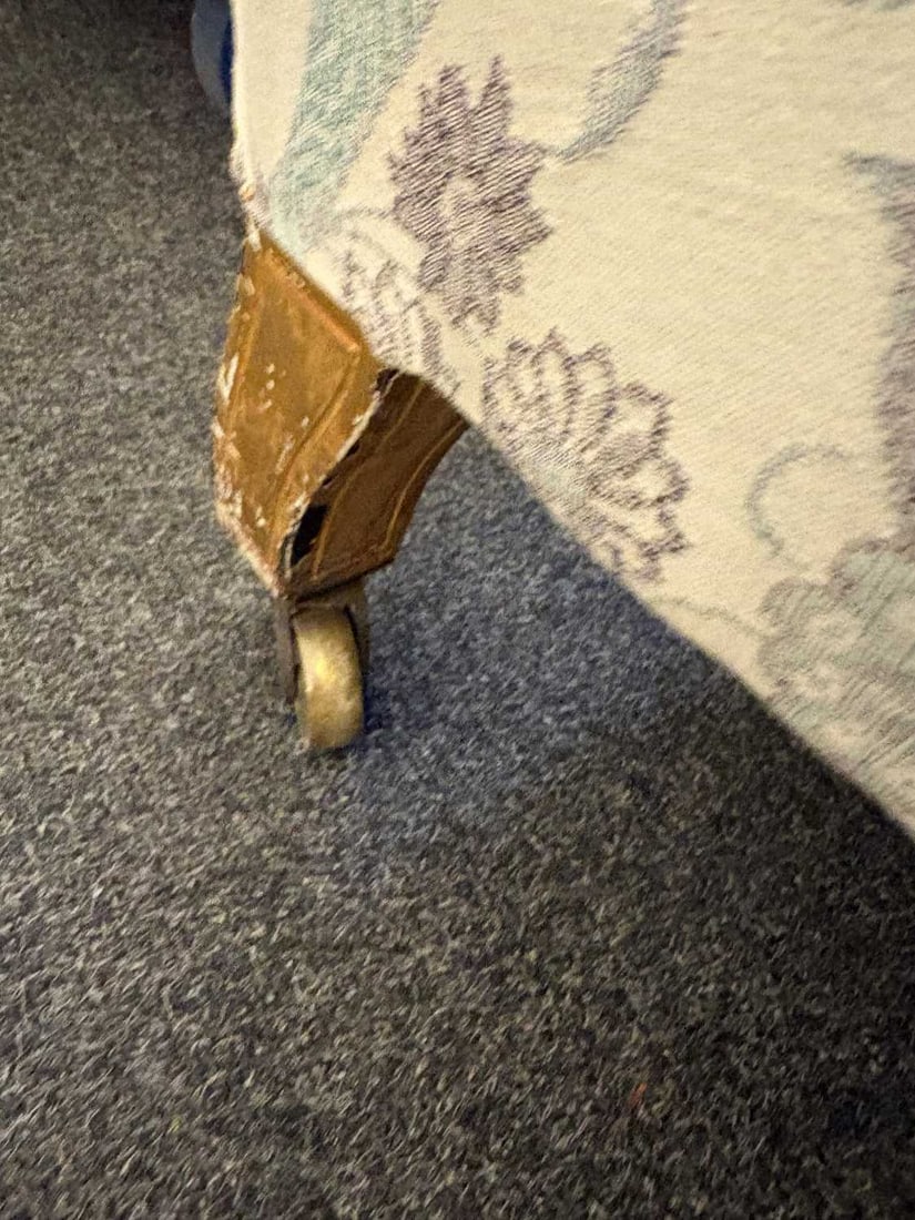 A Victorian open armchair in the manner of Holland & Sons, Late 19th century, - 11