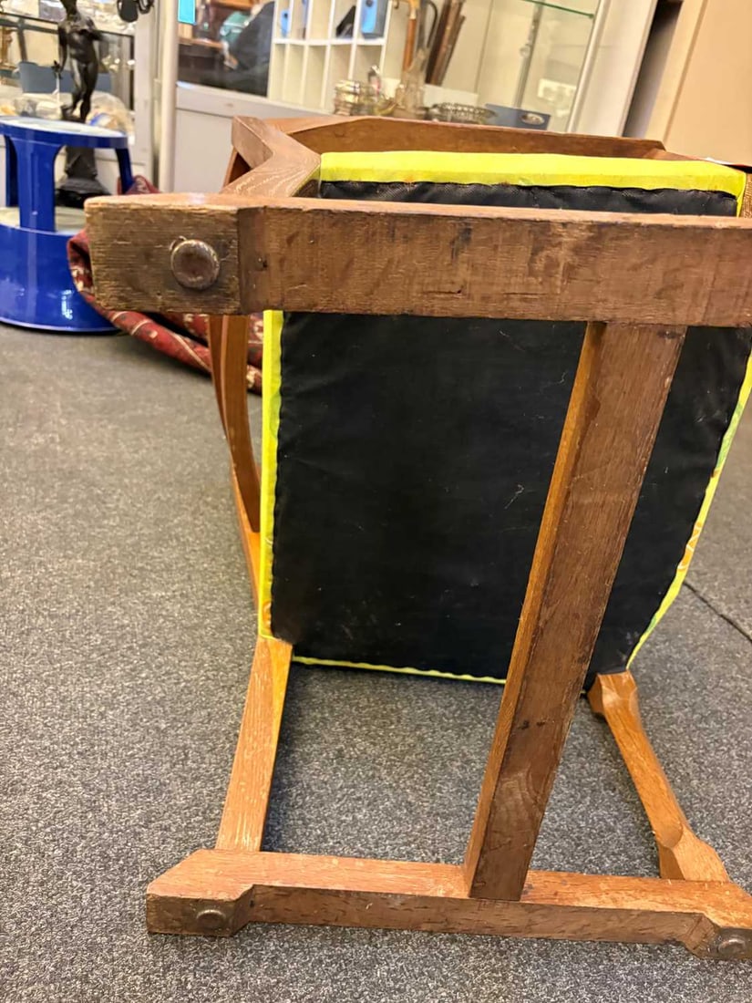 An Arts and Crafts oak library chair, c.1900, - 4