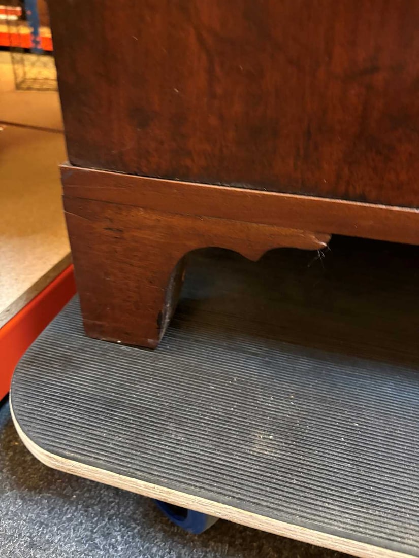 A Scottish George III mahogany chest of drawers, Late 18th century, - 10