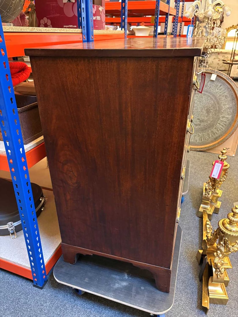 A Scottish George III mahogany chest of drawers, Late 18th century, - 14