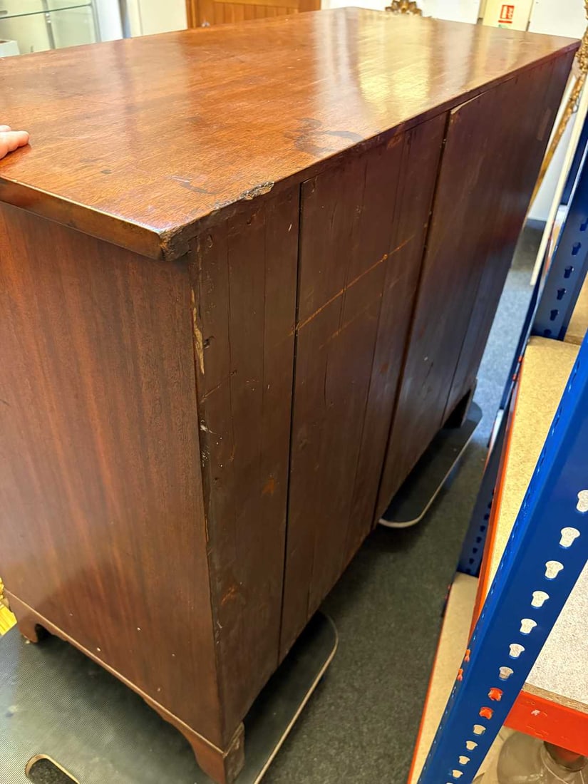 A Scottish George III mahogany chest of drawers, Late 18th century, - 15