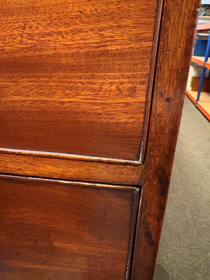 A Scottish George III mahogany chest of drawers, Late 18th century, - 4