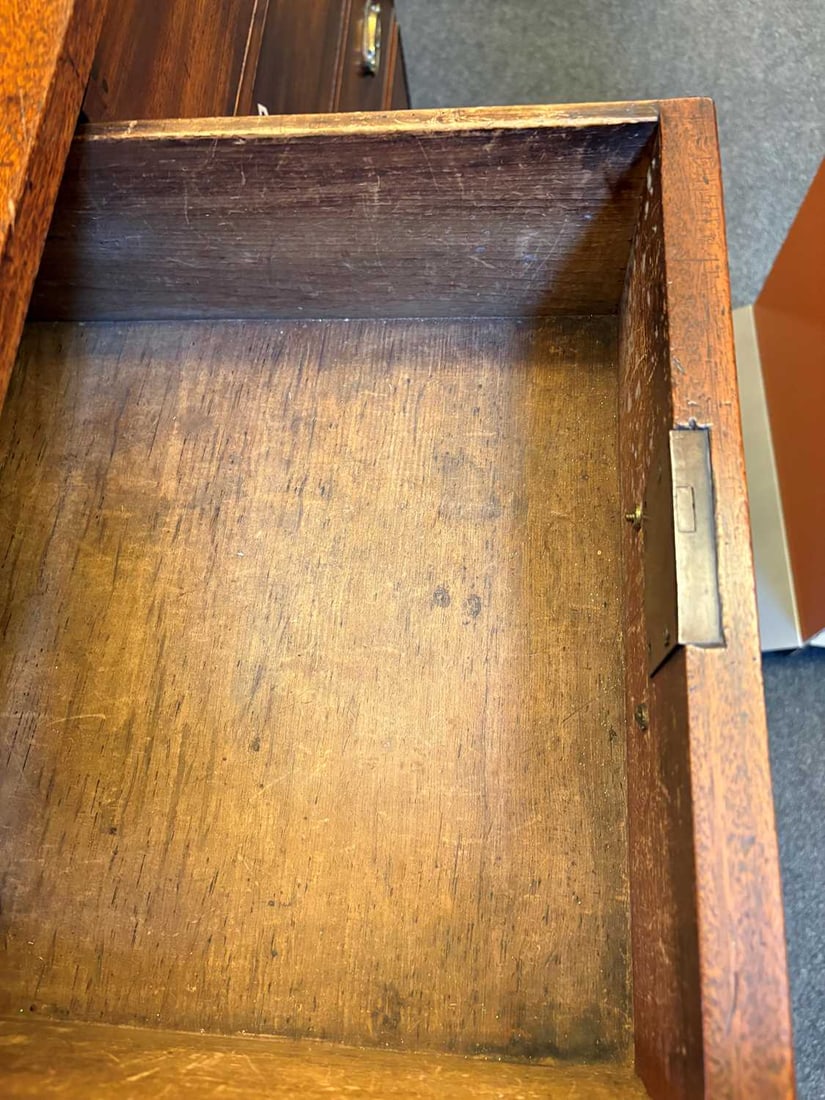 A Scottish George III mahogany chest of drawers, Late 18th century, - 5