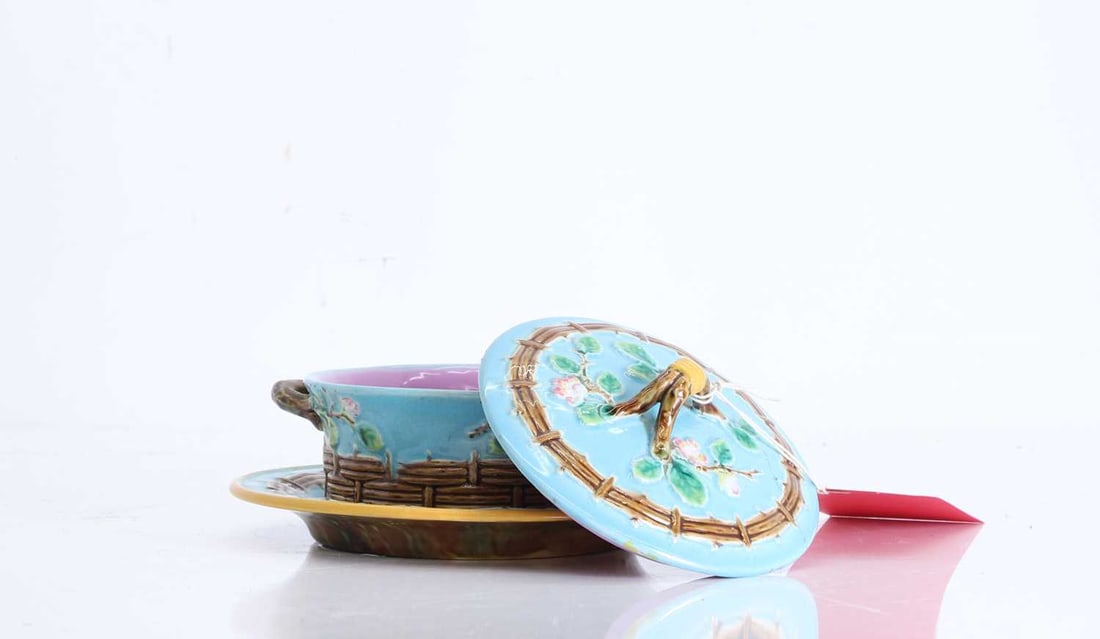 A George Jones Majolica lidded dish and plate, 19th century, - 2