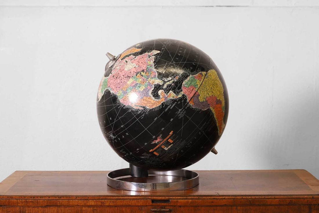 An American Repogle 12 inch Starlight Globe 'Legend', (1 of 2)