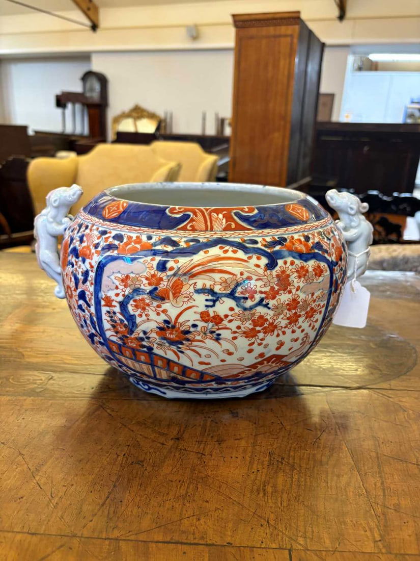 Four Japanese Imari jardinieres, 19th century, - 13