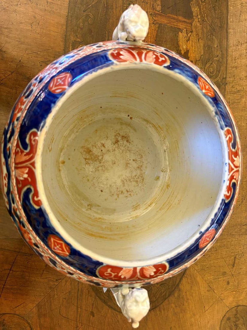 Four Japanese Imari jardinieres, 19th century, - 15