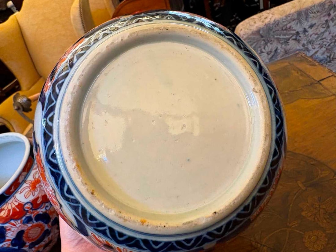 Four Japanese Imari jardinieres, 19th century, - 18