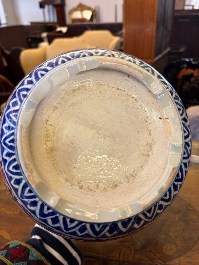 Four Japanese Imari jardinieres, 19th century, - 3