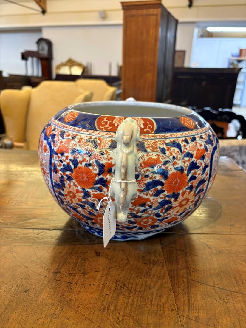 Four Japanese Imari jardinieres, 19th century, - 4