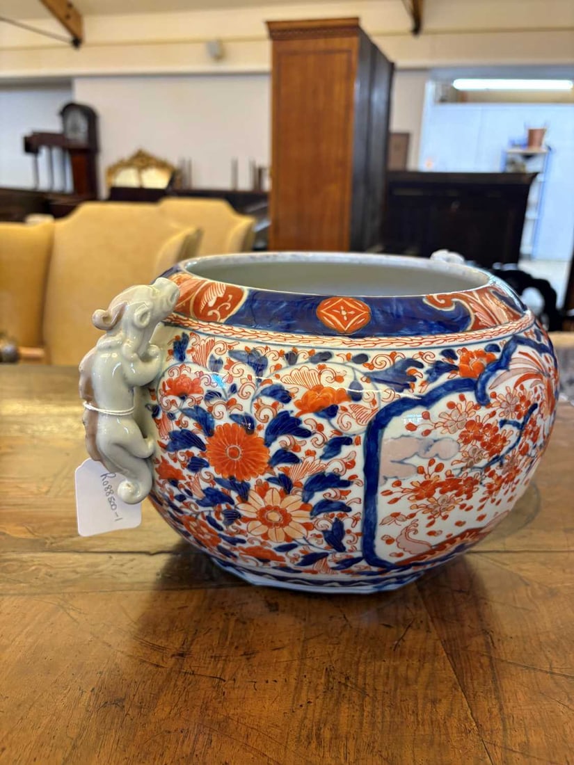 Four Japanese Imari jardinieres, 19th century, - 6