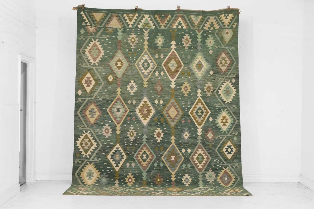 A kilim flat-weave wool carpet of Anatolian design, of recent manufacture, (1 of 5)