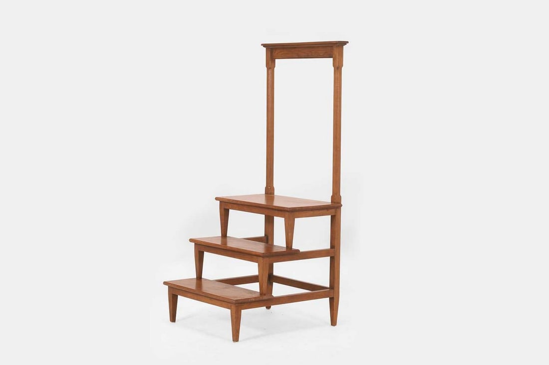 A large set of golden oak library steps, early 20th century, (1 of 3)