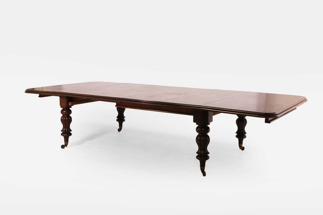 A Victorian mahogany extending dining table, c.1840, (1 of 4)
