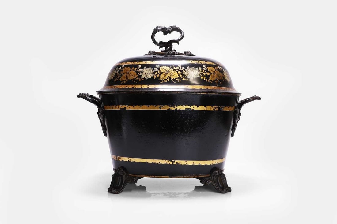 A Regency Pontypool-type toleware coal bucket, early 19th century, (1 of 3)