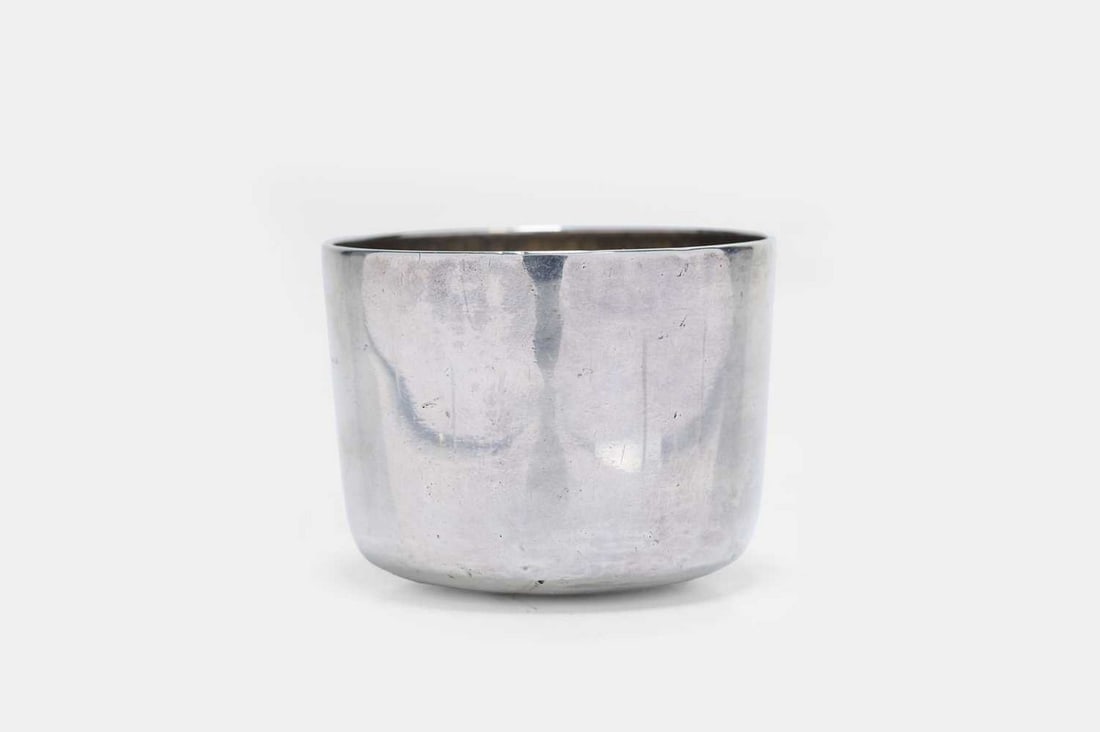 A George II silver tumbler cup, London 1730, (1 of 4)