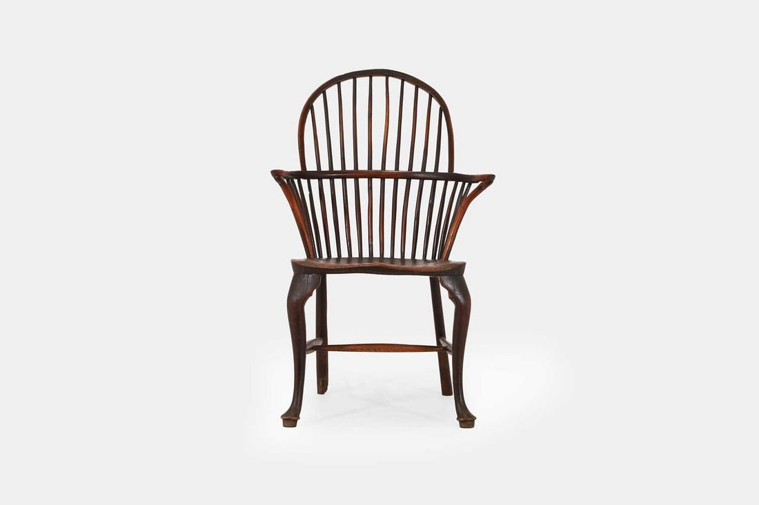 A George III yew and elm Windsor chair, late 18th century, (1 of 4)