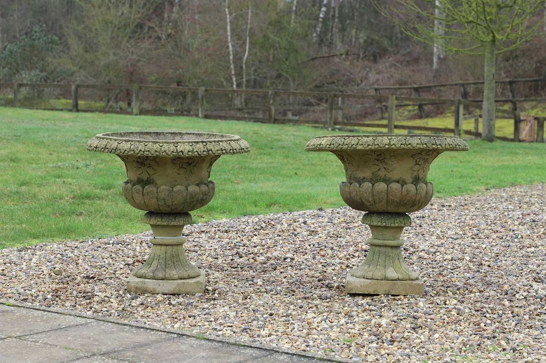 A pair of garden urns, 19th century, (1 of 2)