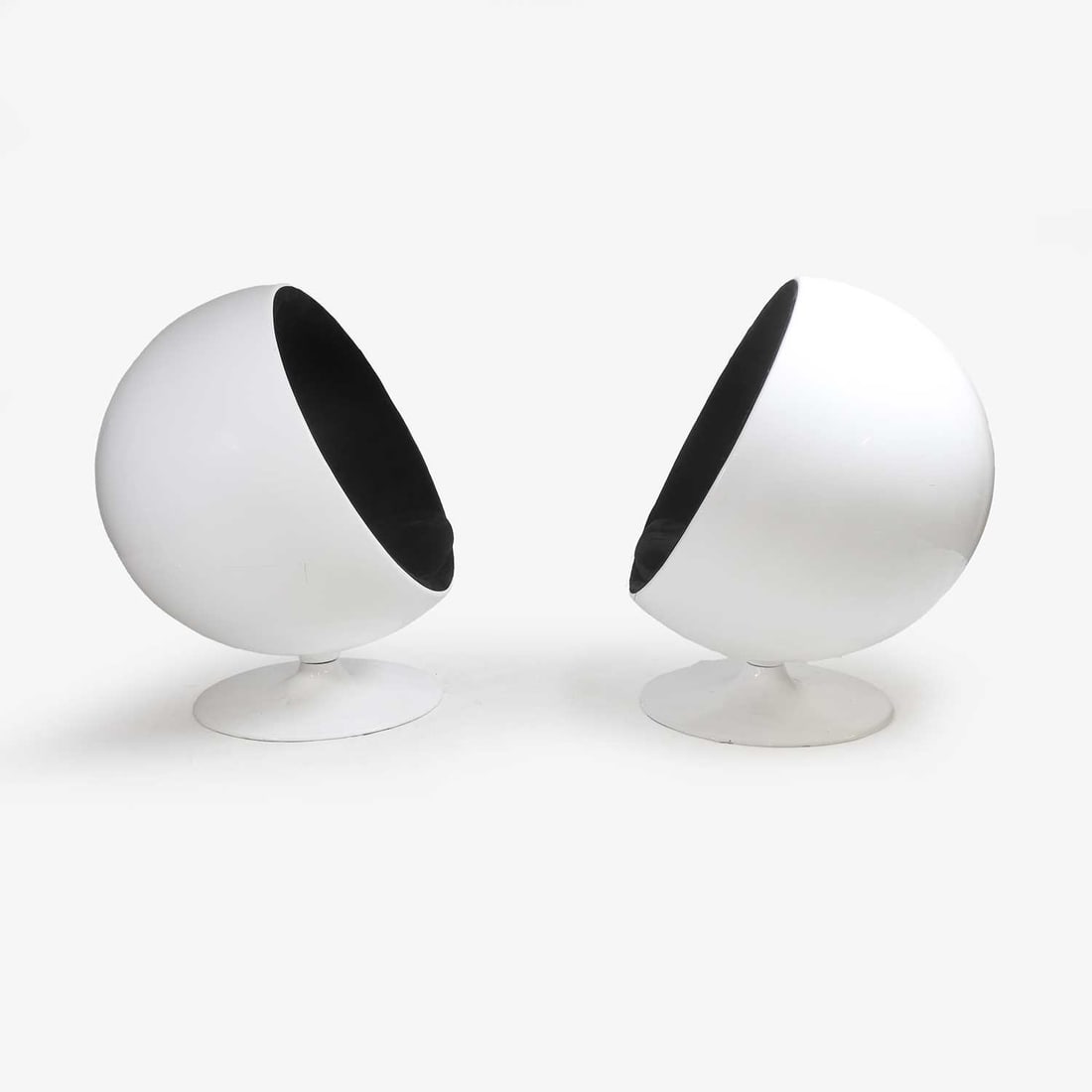 After Eero Aarnio, a pair of ball chairs, - 2
