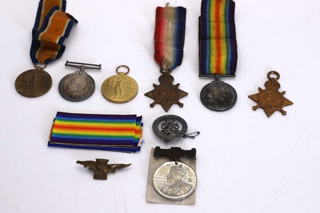 A collection of WW1 medals, - 4