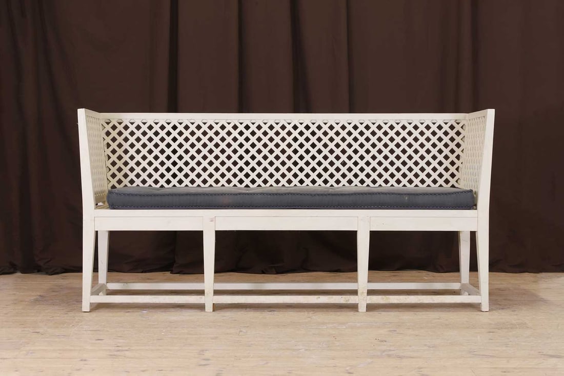 A painted wooden bench, in the Georgian style, (1 of 8)