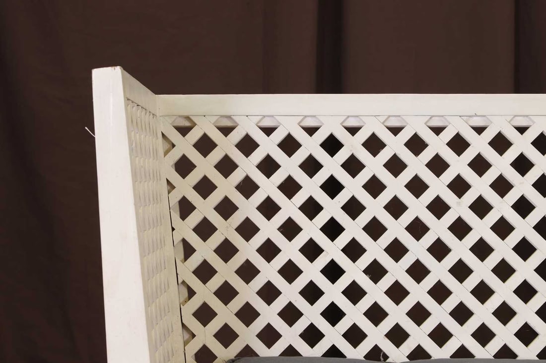 A painted wooden bench, in the Georgian style, - 4