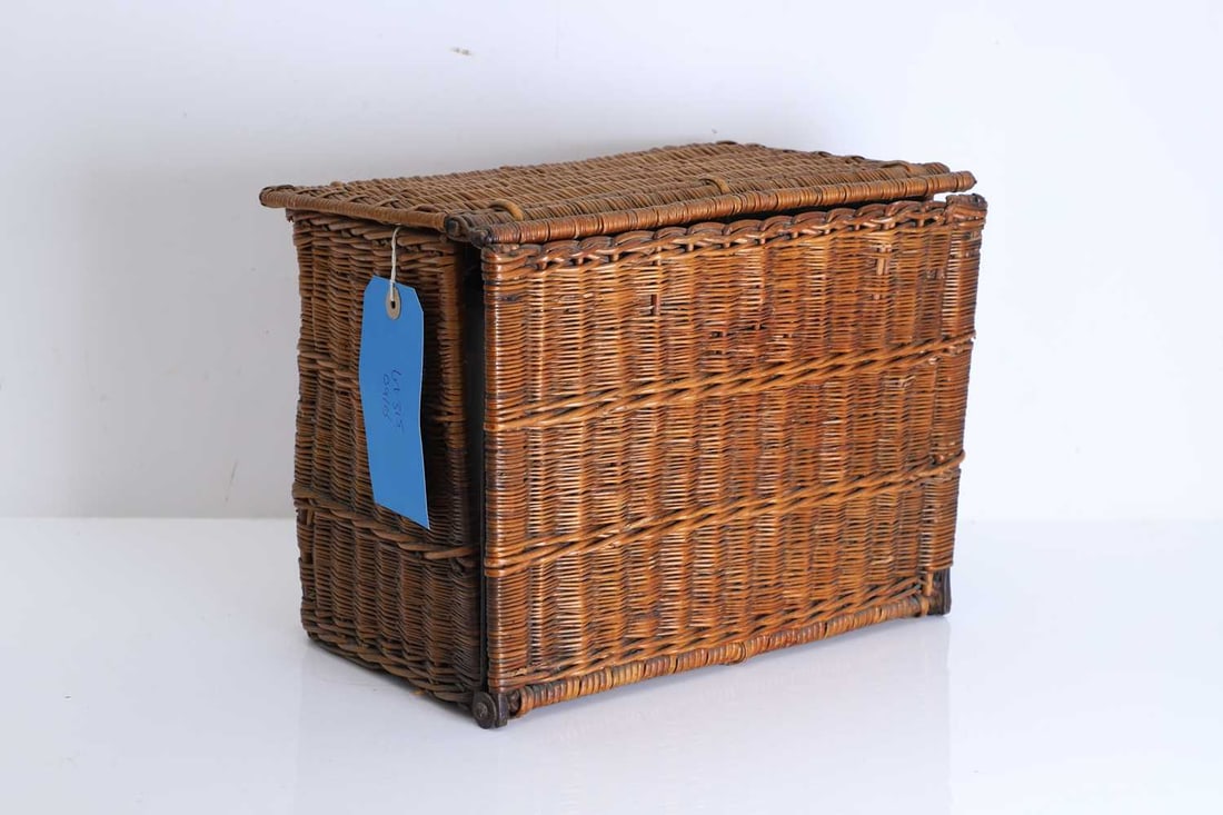 A Drew & Sons travelling picnic or tea set, 20th century, (1 of 2)