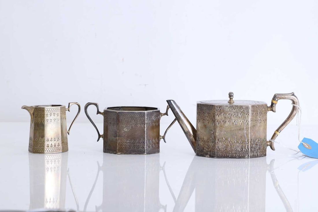 A Victorian silver bachelors tea set, (1 of 1)