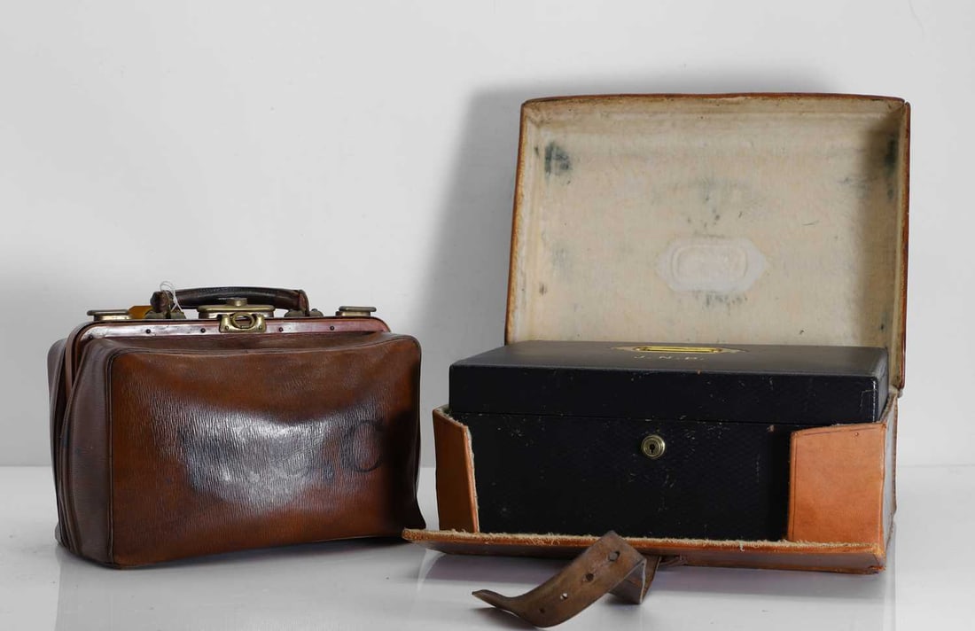 A leather-cased jewellery box and a 'Doctors' bag, circa 1900, (1 of 1)