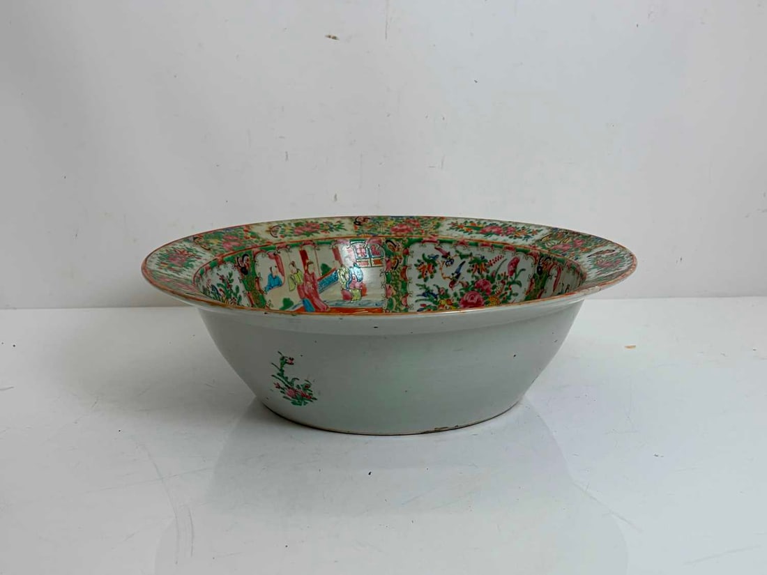A Chinese Canton famille rose basin, 19th century, (1 of 2)