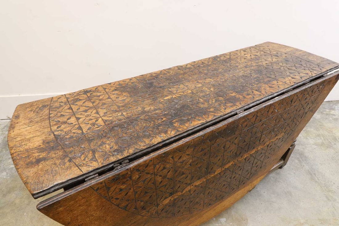 An oak gateleg table, 17th century, - 2