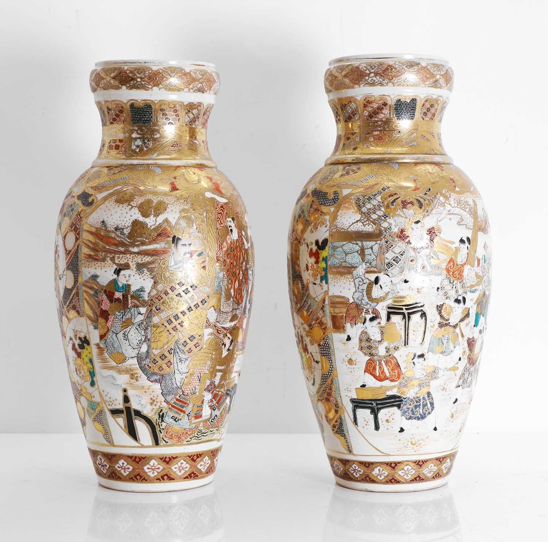 A pair of Japanese Satsuma oviform vases, 20th century, (1 of 1)
