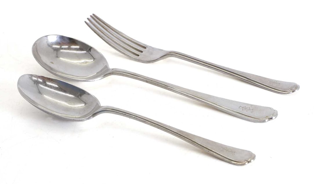 A collection of silver flatware, (1 of 1)