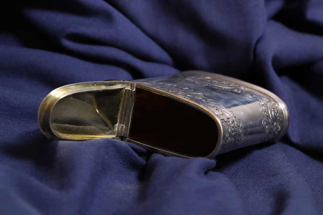 A George II Scottish silver snuff mull, - 4