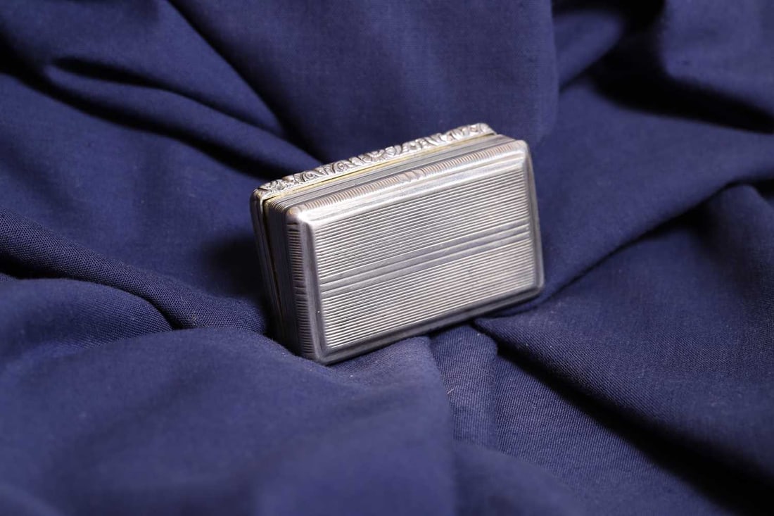 A collection of three snuff boxes, - 9